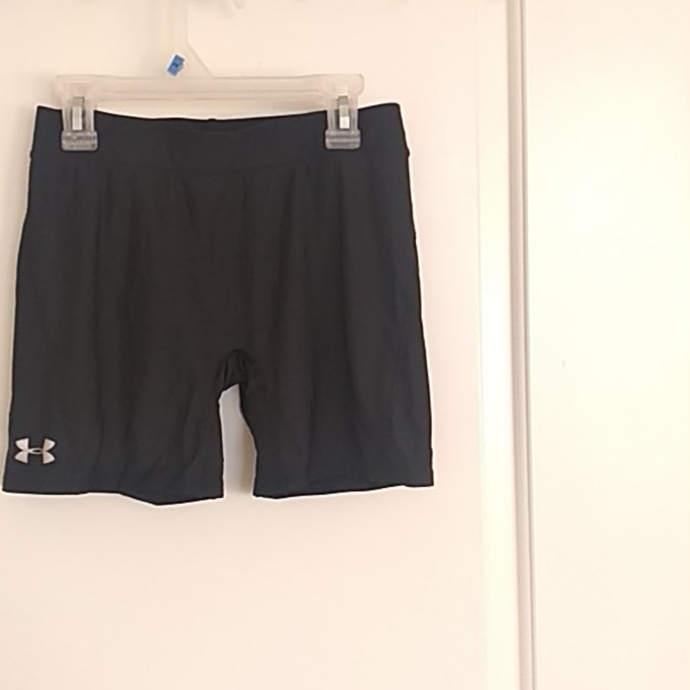 Under Armour 5" inseam high waisted spandex shorts